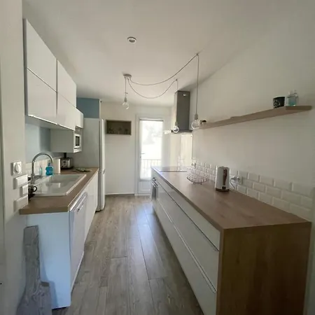 Proche Avec Terrasse Et Jardin Privatif Appartement