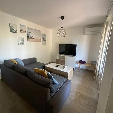 Proche Avec Terrasse Et Jardin Privatif Appartement