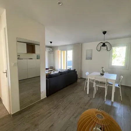 Appartement Proche Avec Terrasse Et Jardin Privatif *