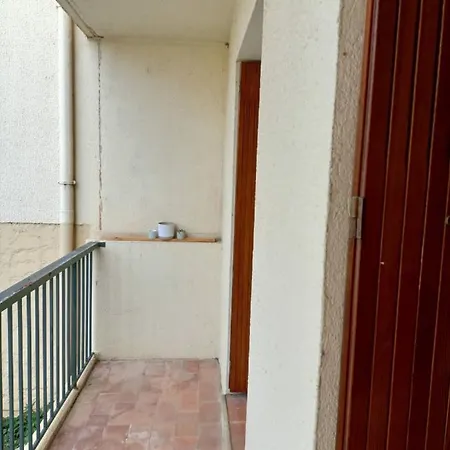 Proche Avec Terrasse Et Jardin Privatif * Йер