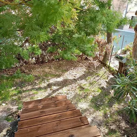 Апартаменты Proche Avec Terrasse Et Jardin Privatif
