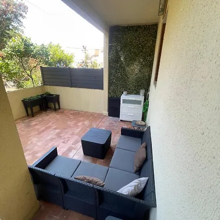Proche Avec Terrasse Et Jardin Privatif * Hyeres