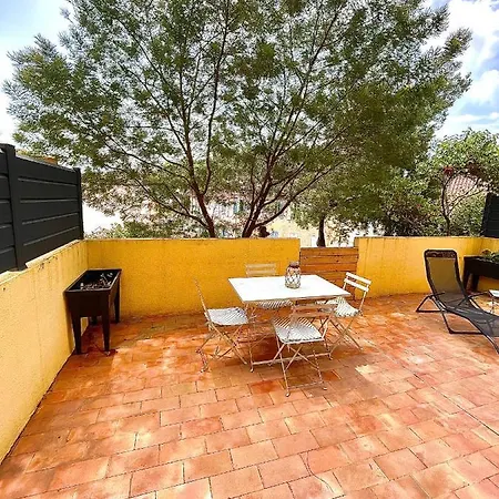 Апартаменты Proche Avec Terrasse Et Jardin Privatif Йер